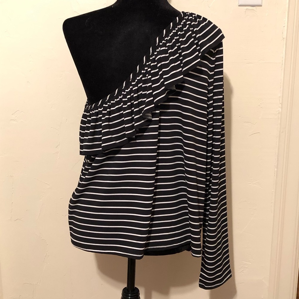 One Shoulder Top - Picture 3 of 4
